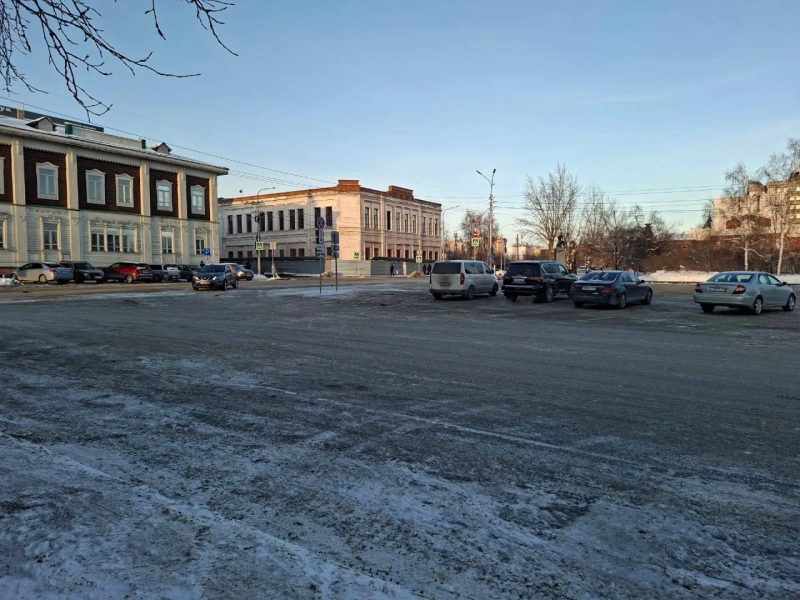 В Барнауле окончательно демонтировали новогодний городок