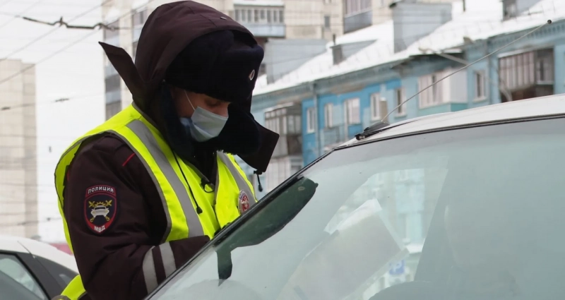 Должников будут вычислять на дорогах в Алтайском крае