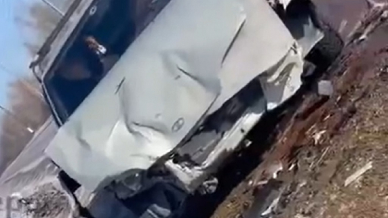 На алтайской трассе нетрезвый водитель школьного автобуса врезался в легковушку
