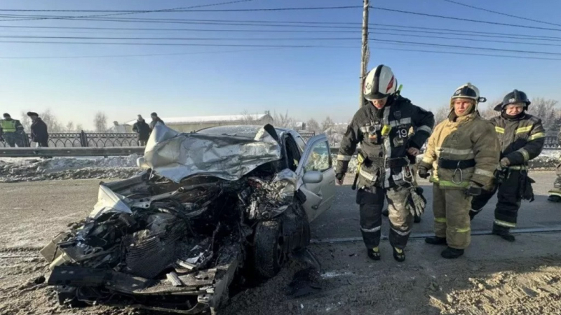 В Бийске в ДТП серьезно пострадала иномарка