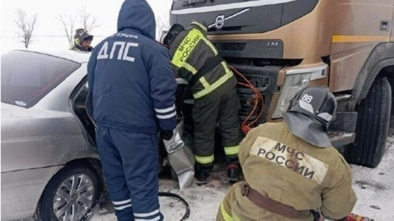 В страшной аварии на алтайской трассе погиб водитель