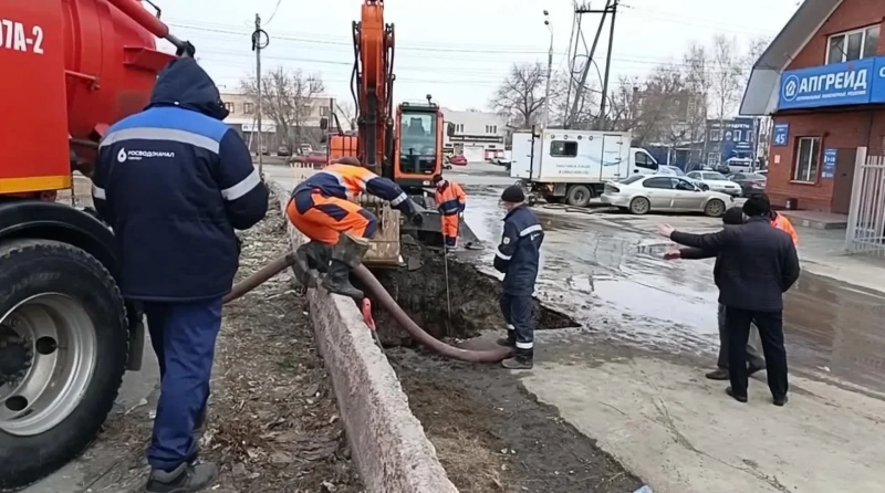 Сотни домов остались без воды в Барнауле