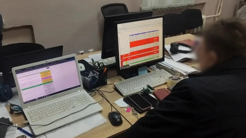 В Алтайском крае разоблачили группу псевдоюристов, похитивших более 400 тысяч рублей