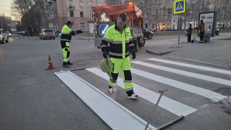 В Барнауле приступили к нанесению дорожной разметки