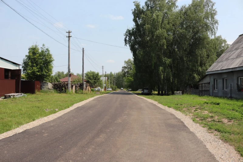 Дорогу ремонтируют в барнаульском поселке по инициативе местных жителей
