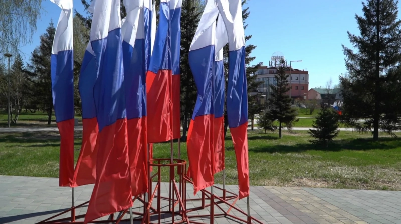 Губернатор Алтайского края Виктор Томенко и председатель АКЗС Александр Романенко поздравили жителей региона с Днем молодежи