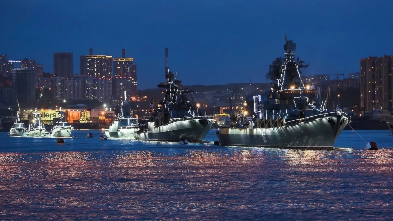 330-летний юбилей Военно-Морского флота отмечают сегодня