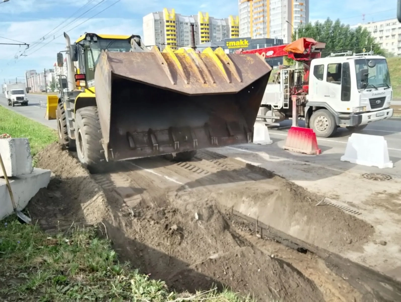В Барнауле продолжают устранять последствия сильного ливня