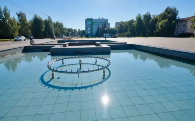 Фонтаны продолжают чистить в Барнауле