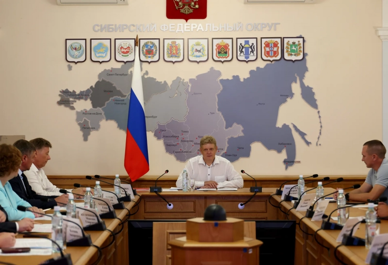 Полпред Анатолий Серышев обсудил развитие адаптивного спорта с футболистами-ветеранами СВО
