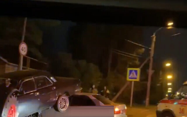 В Барнауле произошло массовое ДТП с участием трактора