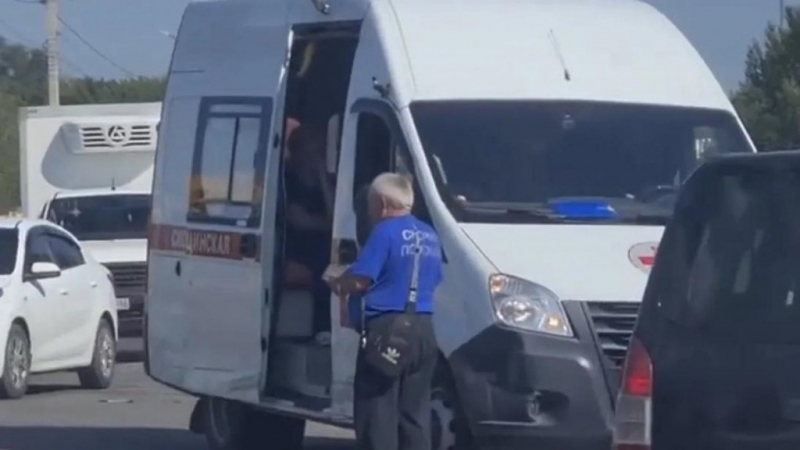 В Бийске бригада скорой помощи попала в ДТП