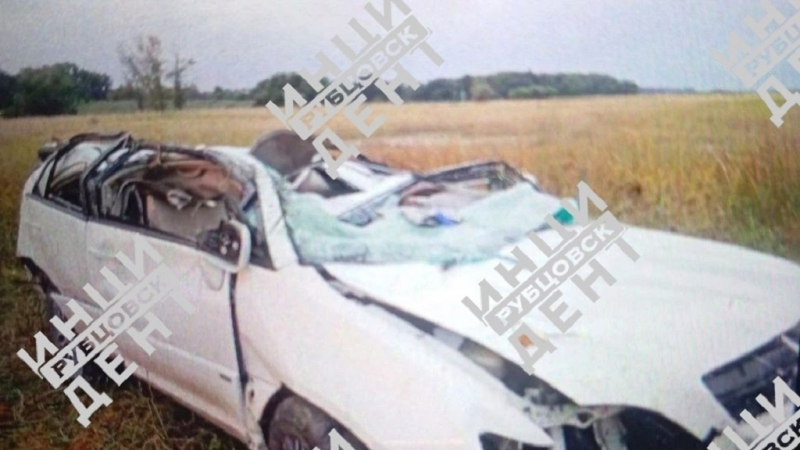 В страшной аварии на алтайской трассе погибли два человека
