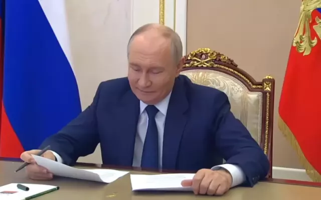Владимиру Путину представили новый пассажирский терминал аэропорта Барнаула